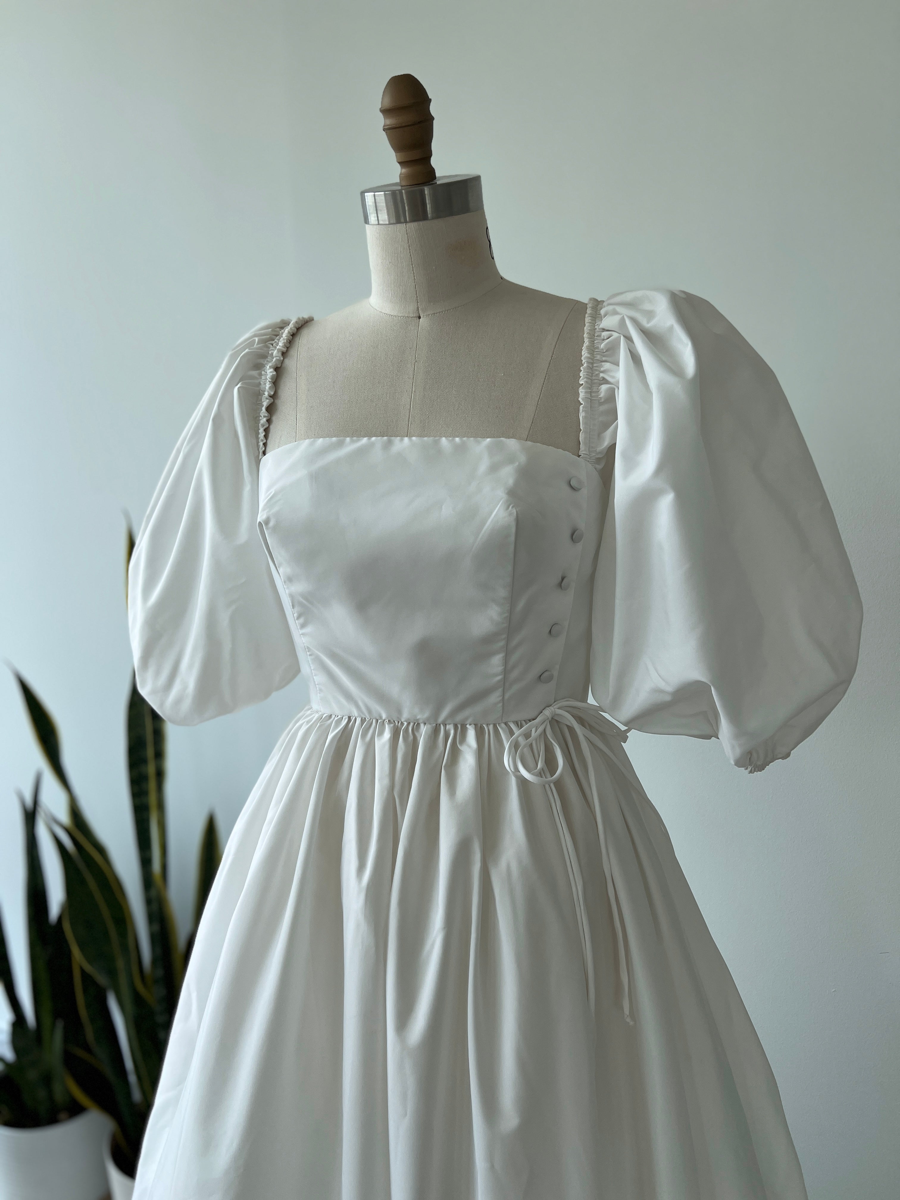80s puff sleeve wedding dress - M